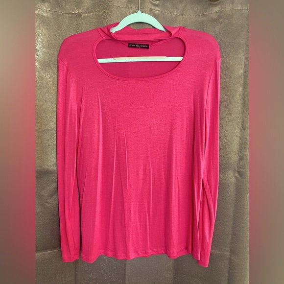 Kim & Cami Peek-a-Boo Cutout Jersey Top - Picture 1 of 8